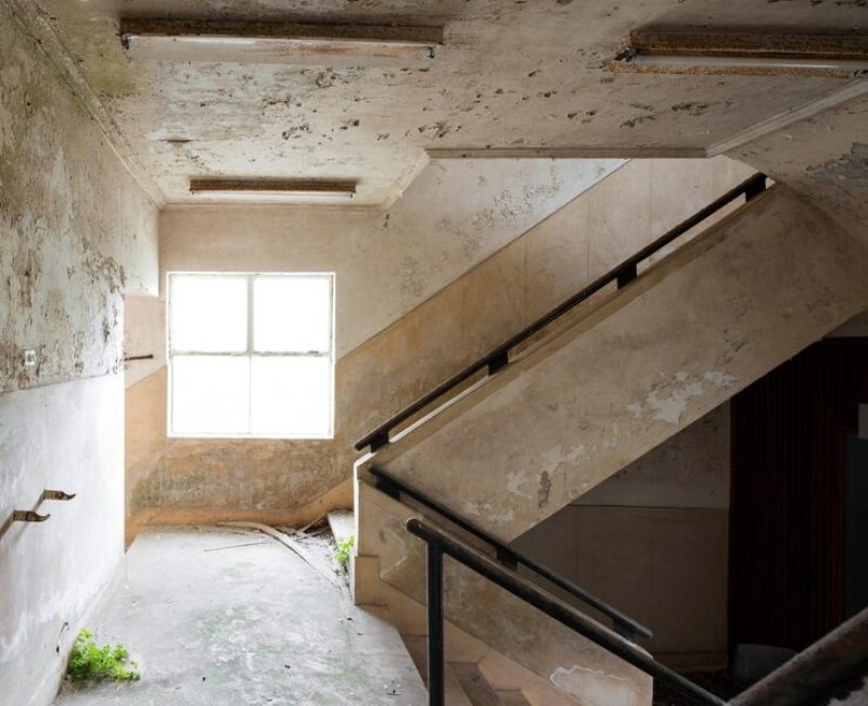 imgi_35_interior-abandoned-building_1048944-19633792